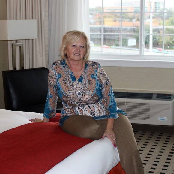 Meet your Posher, Donna - Picture 1 of 1